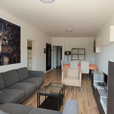 5 Min To The Beach Holiday Shared Apartment Incl Netflix - Private Room In 3 Bdr Apt ลาร์นาคา ภายนอก รูปภาพ