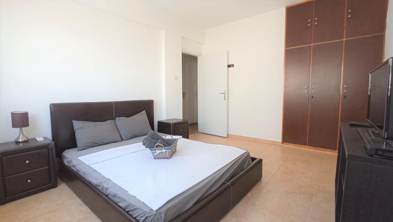 5 Min To The Beach Holiday Shared Apartment Incl Netflix - Private Room In 3 Bdr Apt ลาร์นาคา ภายนอก รูปภาพ