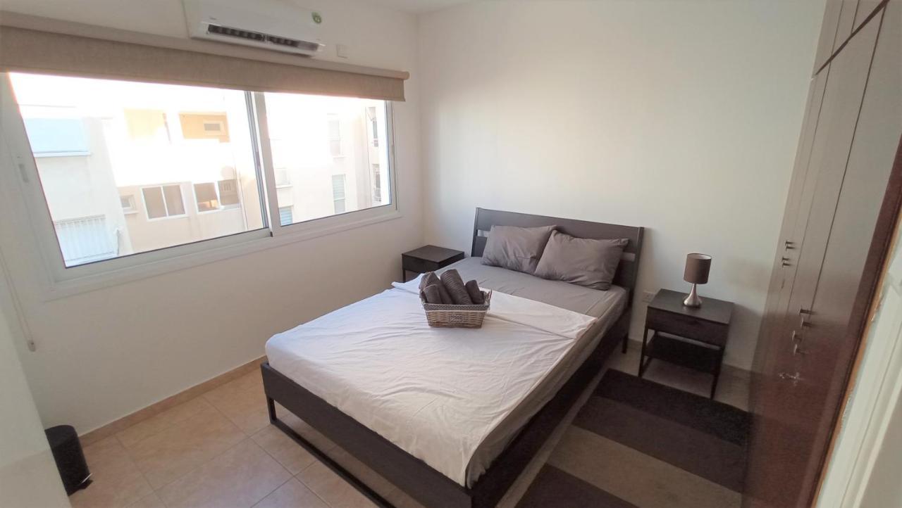 5 Min To The Beach Holiday Shared Apartment Incl Netflix - Private Room In 3 Bdr Apt ลาร์นาคา ภายนอก รูปภาพ